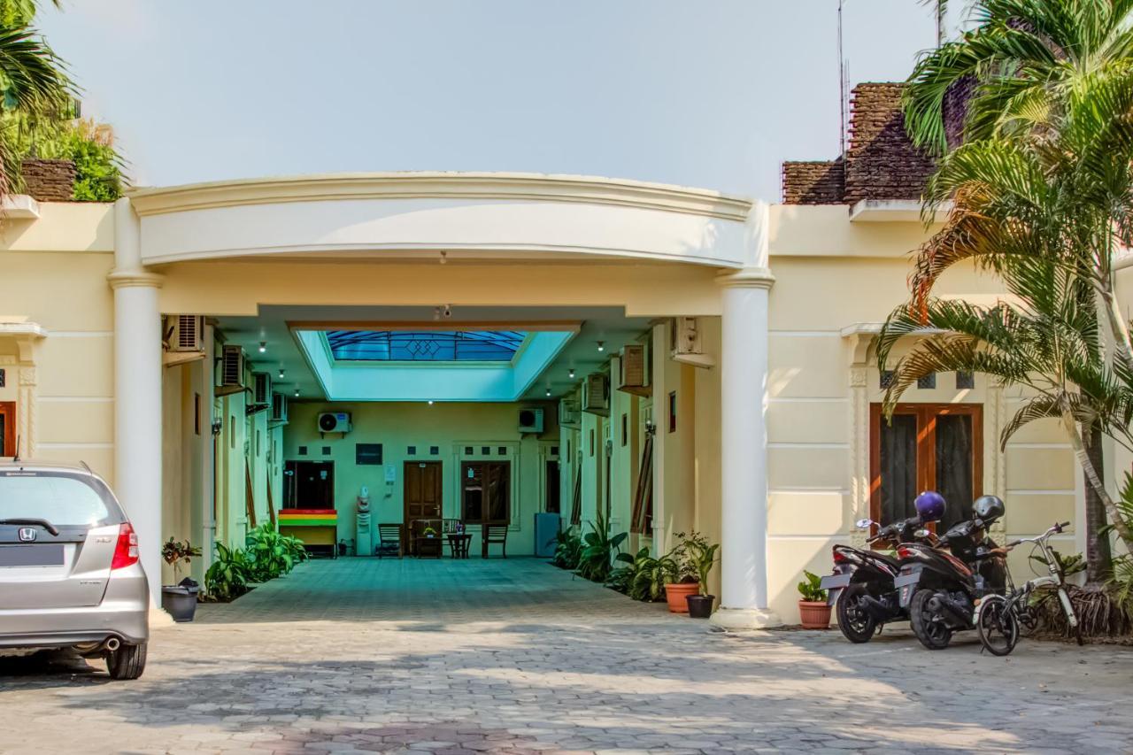 Oyo 3831 Pelangi Residence Syariah Solo Dış mekan fotoğraf