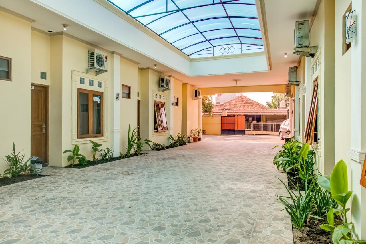 Oyo 3831 Pelangi Residence Syariah Solo Dış mekan fotoğraf