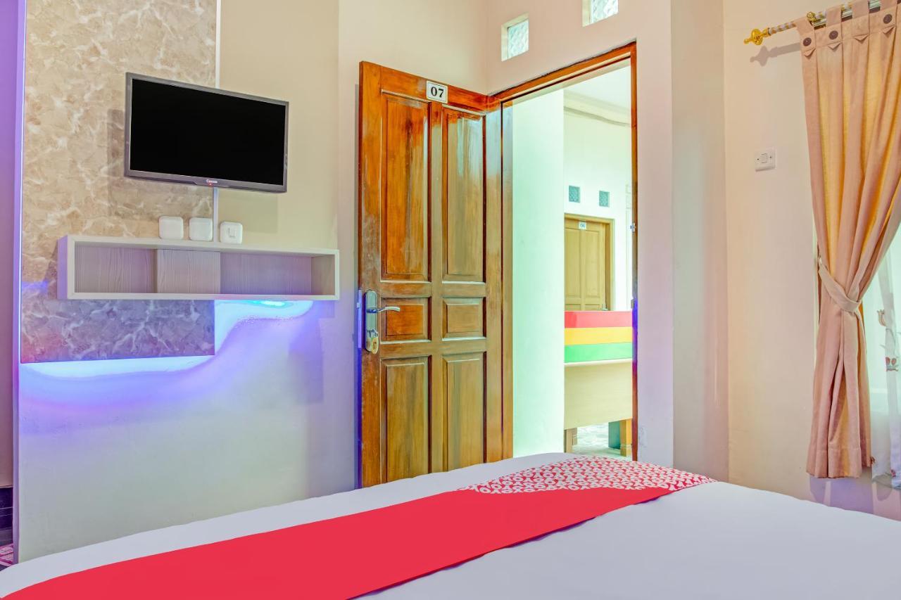 Oyo 3831 Pelangi Residence Syariah Solo Dış mekan fotoğraf