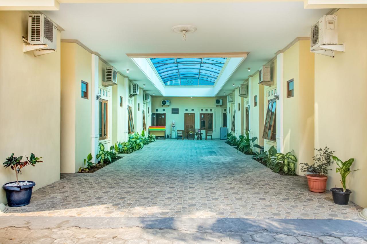 Oyo 3831 Pelangi Residence Syariah Solo Dış mekan fotoğraf